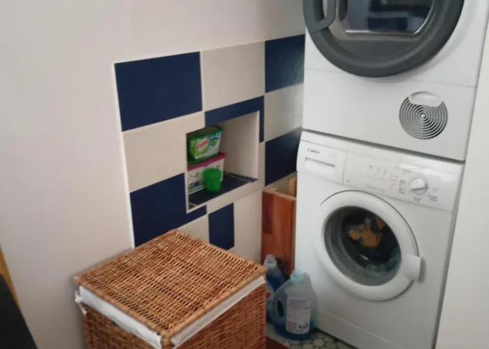 D Hôtes Entrée+sanitaires Indépendantes